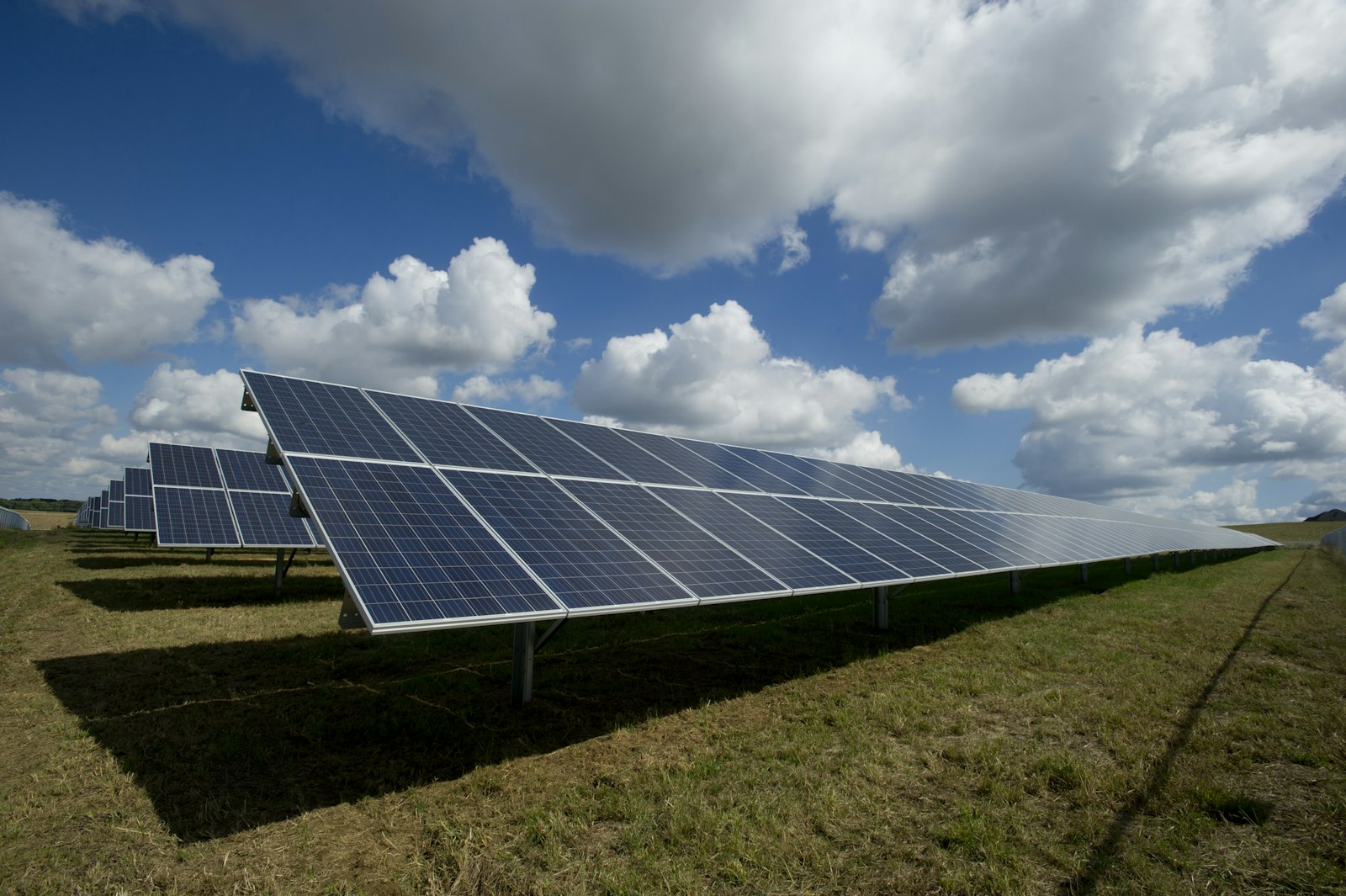 EU-CBAM-heffing: hoe ze jouw zonnepaneel-prijs raakt
